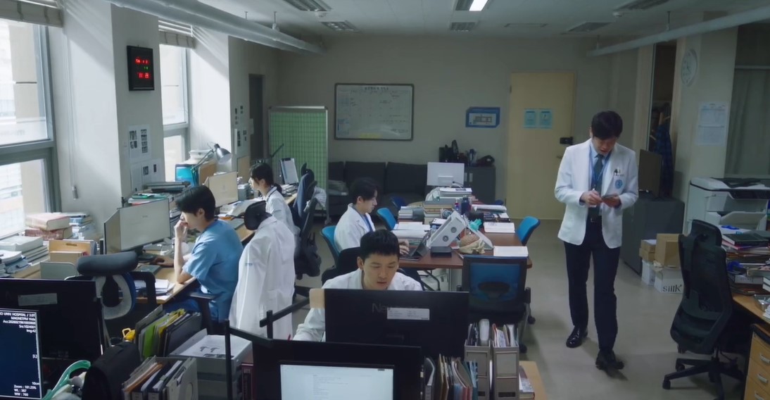 Doctor X rating bất ngờ tăng mạnh, chuyện gì đang xảy ra?