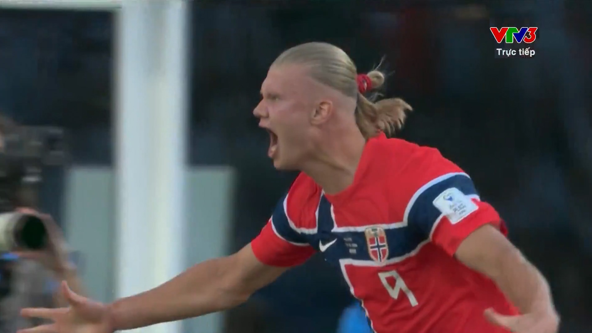 Erling Haaland ghi bàn đầu tiên ở World Cup