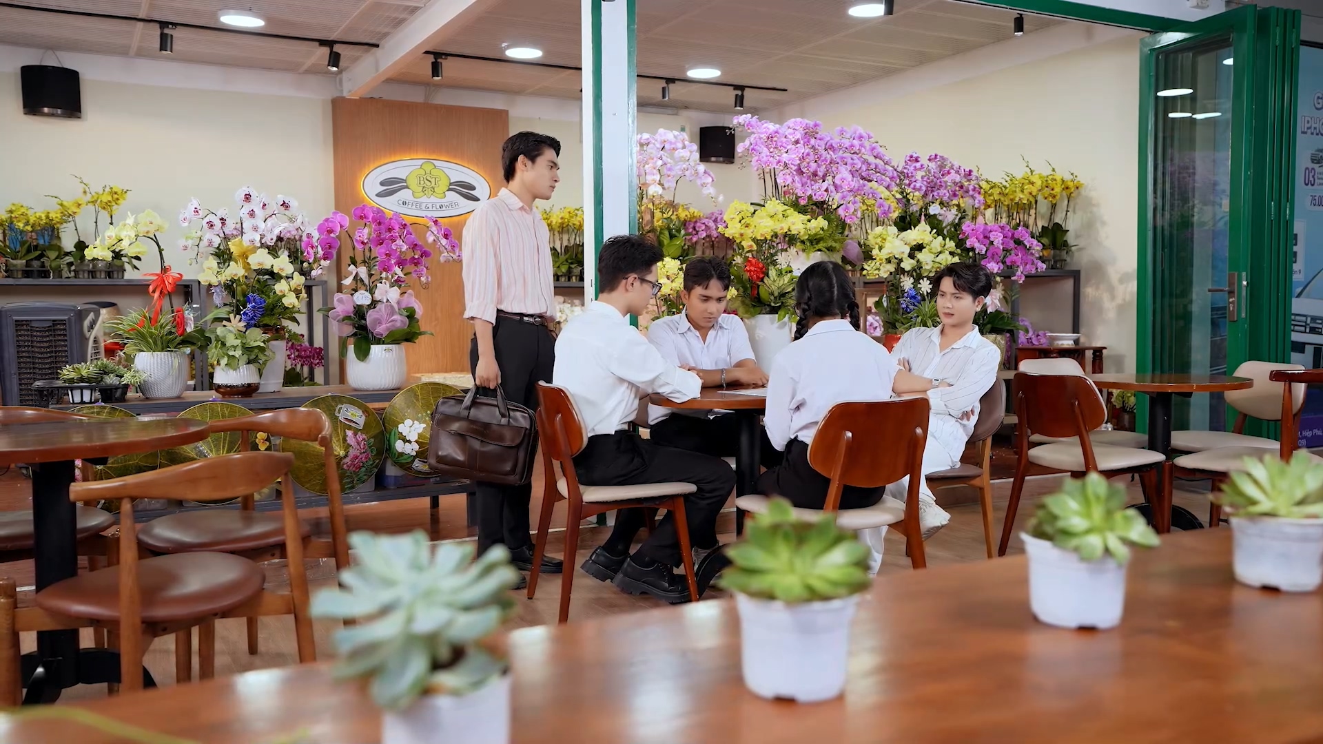 TẬP 38: CHÂU BỊ ĐẨY VÀO BẪY, AI LÀ KẺ ĐỨNG SAU GIẬT DÂY?