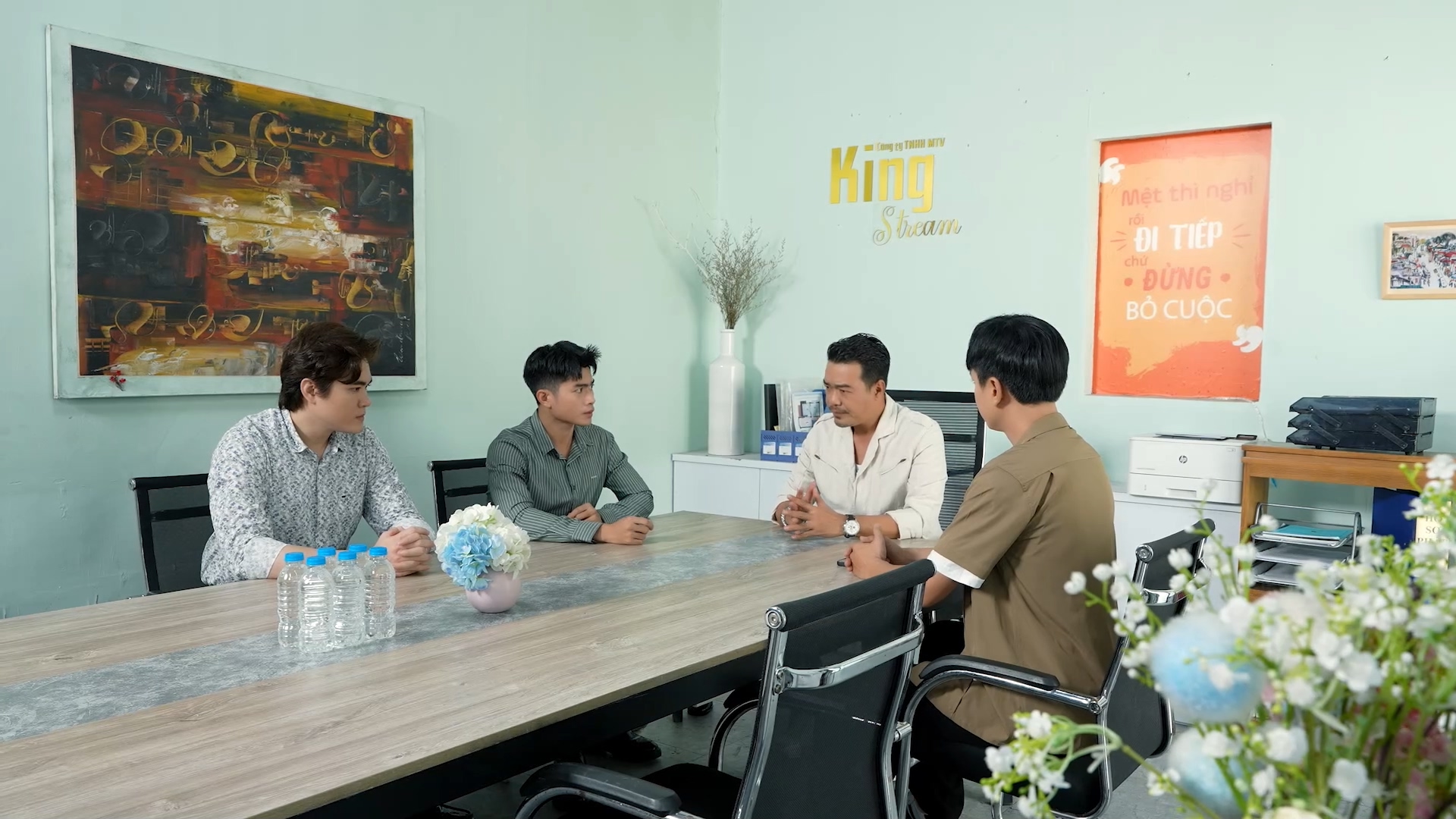 HOÀNG KHẢI ĂN QUẢ BÁO: CLIP TỪ THIỆN BỊ RÒ RỈ, CẢ CÔNG TY RÚNG ĐỘNG!
