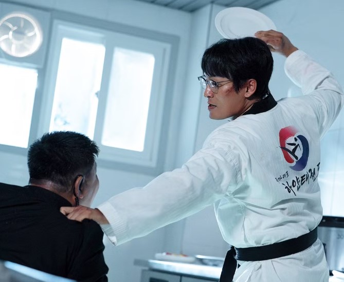 Review Đặc Vụ Kim Tái Khởi Động tập 7–8: Kim Do-hyeon cứu Min-ji, nhận nhiệm vụ cuối cùng để đổi lấy tự do